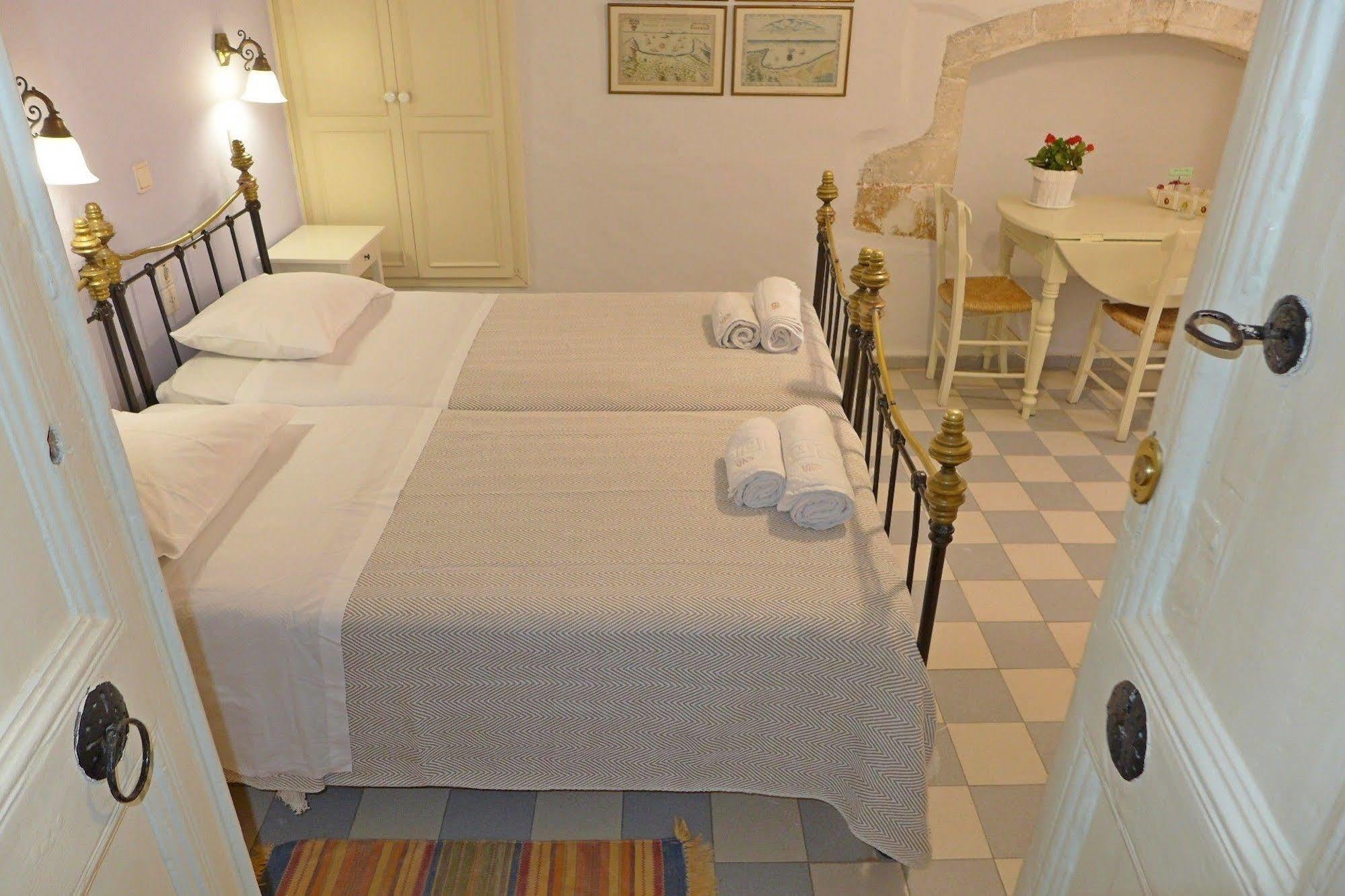 Pension Eva La Canée Extérieur photo